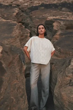 By bar Blouses*axel geo blouse | chalk