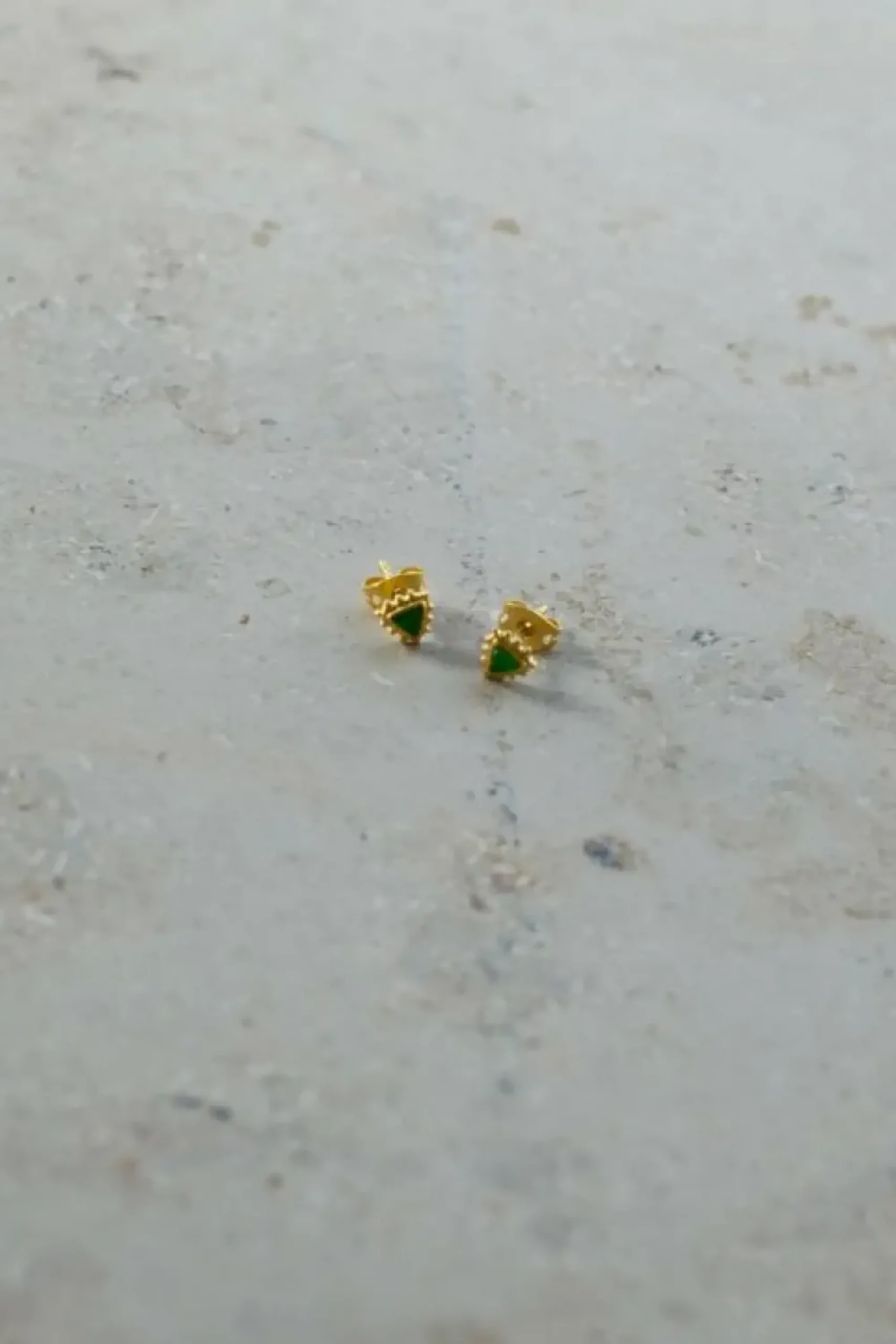 By bar Oorbellen*PD triangle stud earring | green