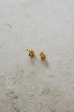 By bar Oorbellen|Sieraden*ruby stud earring | gold