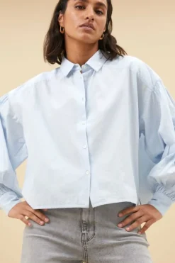 By bar Blouses*sarah short chambray blouse | light blue