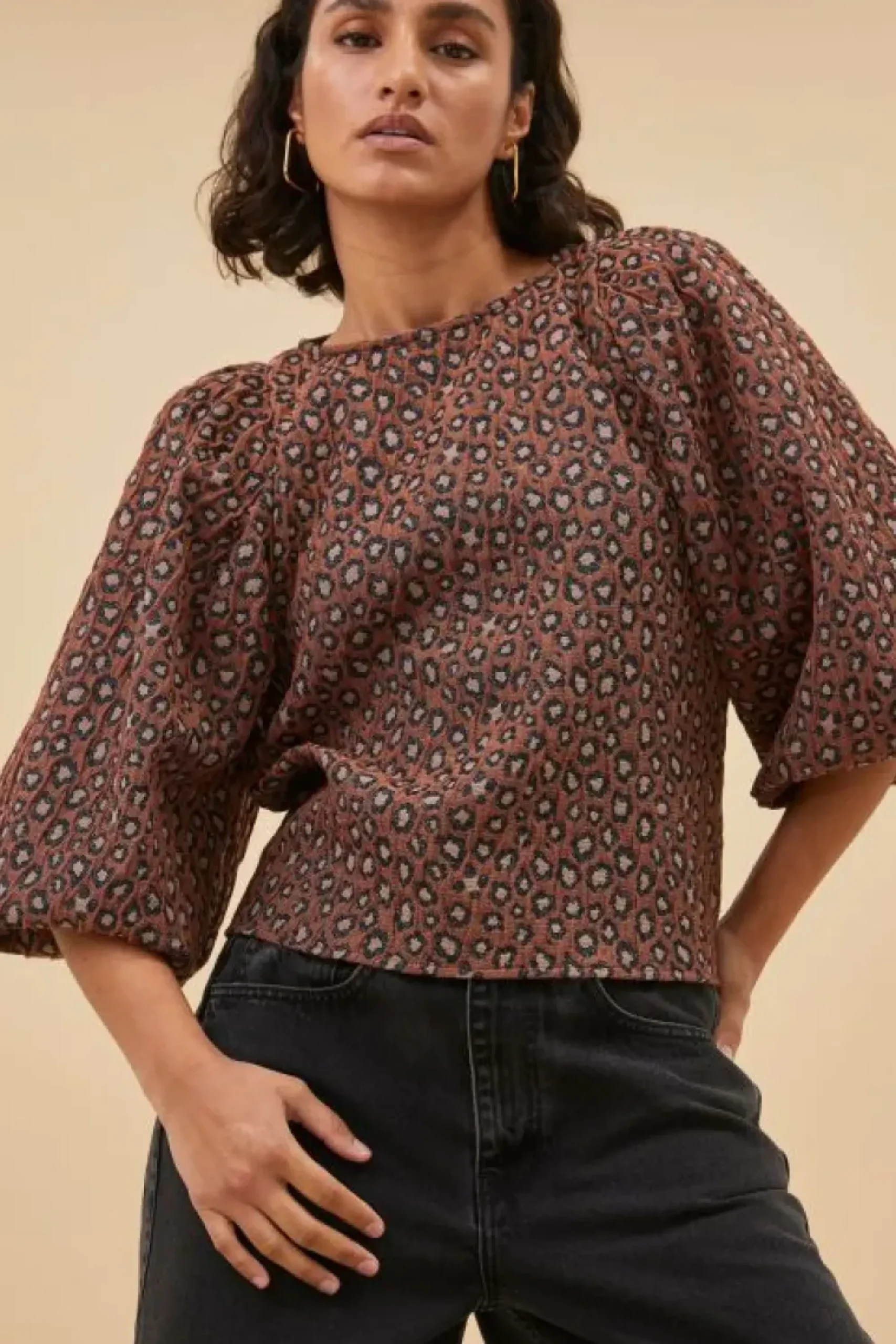 By bar Blouses*zasu jacquard blouse | brown panter print