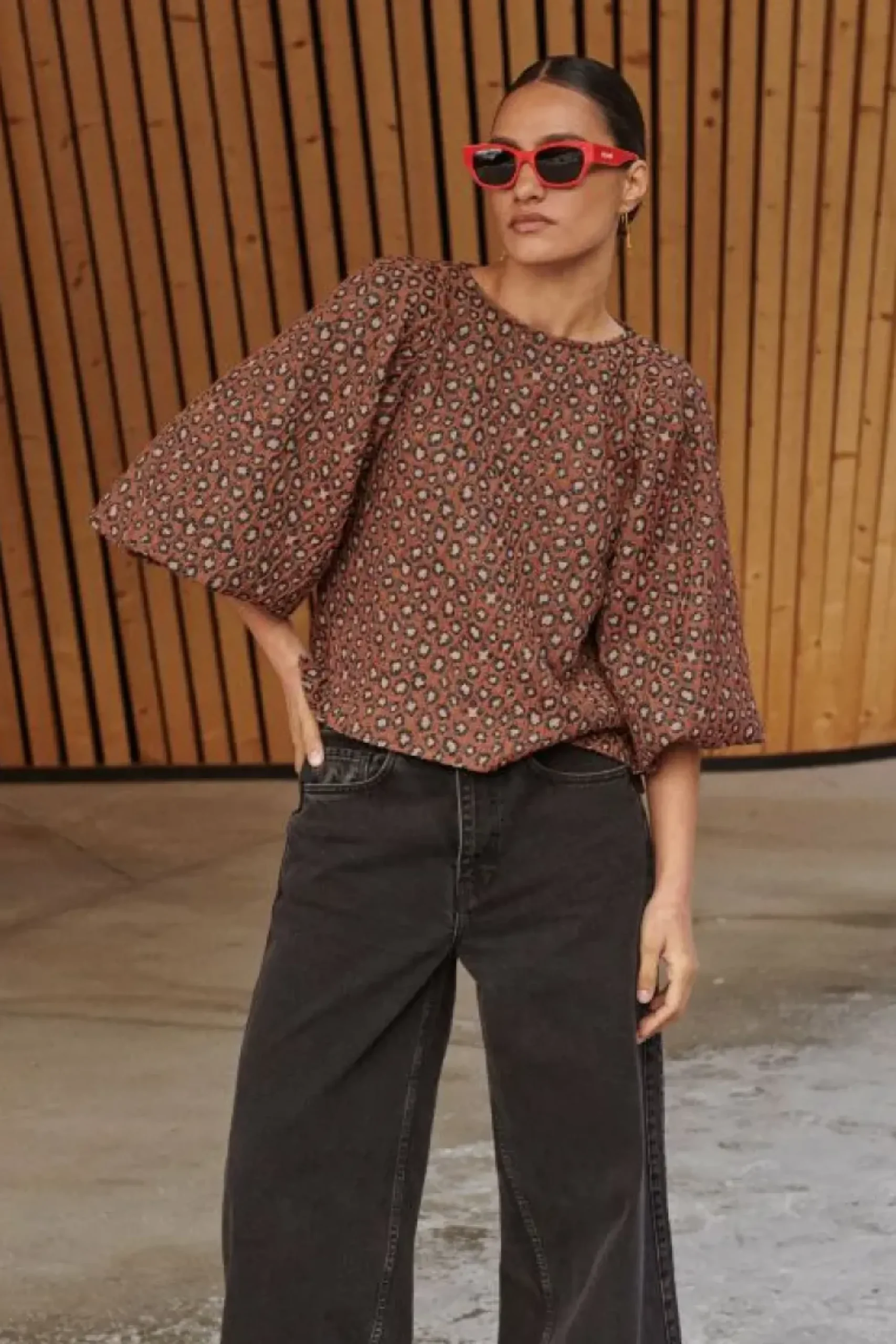 By bar Blouses*zasu jacquard blouse | brown panter print